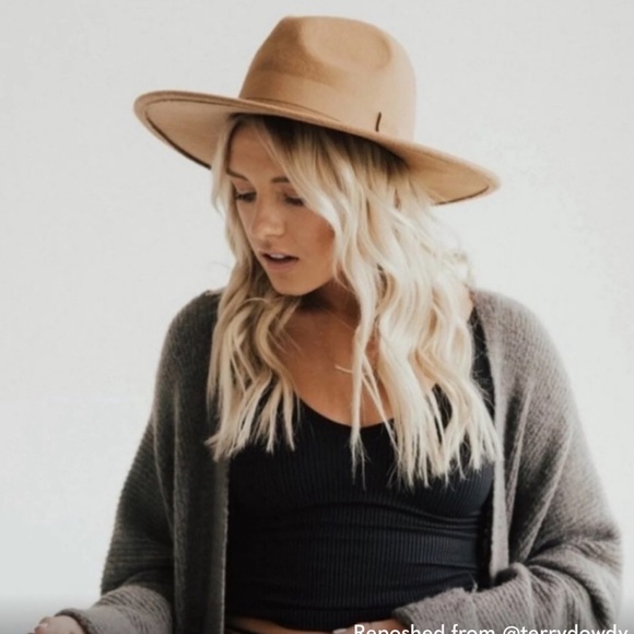 Carly Jean Los Angeles Accessories - Carly Jean Los Angeles Camel Flat Brim Hat One Size